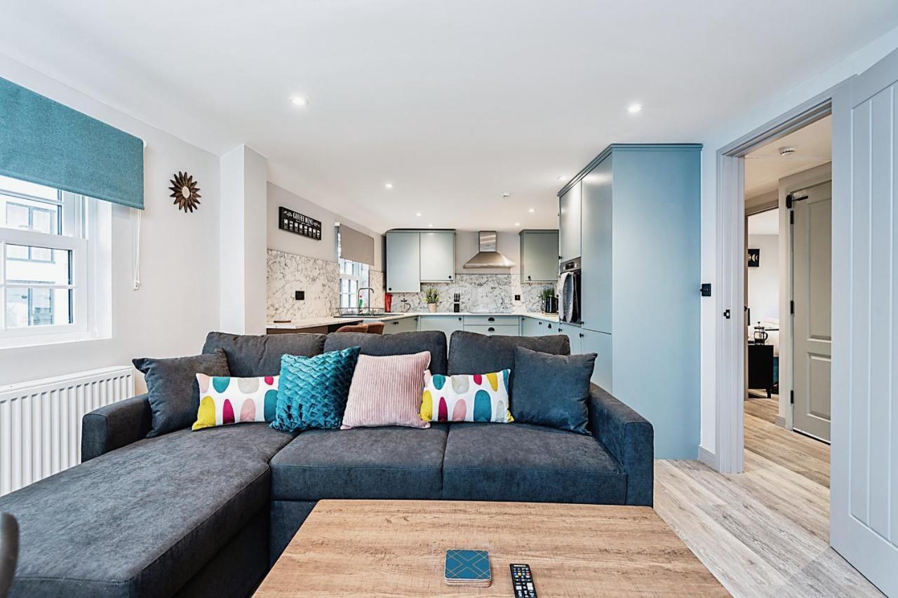 The Burton Penthouse By Fortuna Property Cheltenham Exterior photo